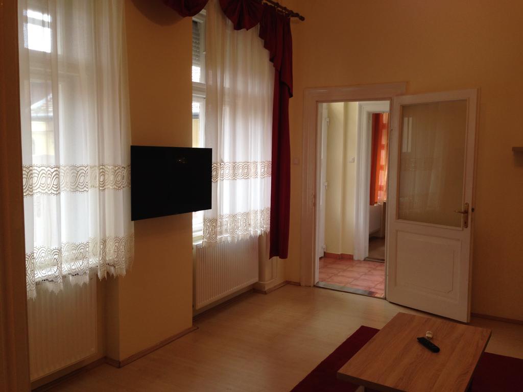 Peterfia Apartman Дебрецен Экстерьер фото